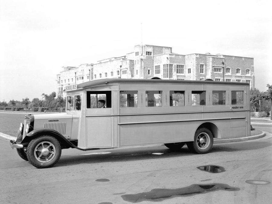  International C-30 School Bus 1935 года  (фото 1 из 2)